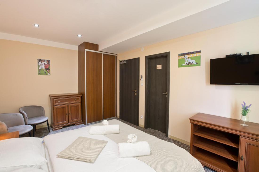Hotel Reštaurácia GÓL Oravske Vesele Exterior foto